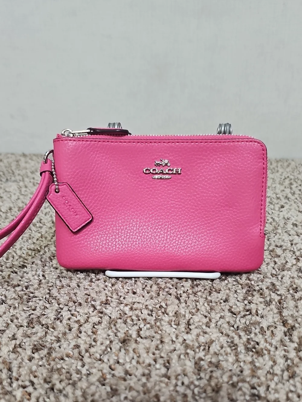 COACH DOUBLE CORNER ZIP WRISTLET BFPM-08-100